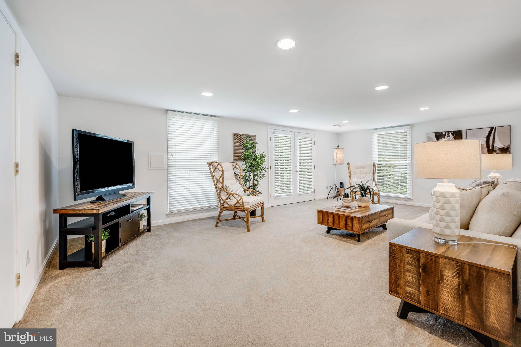 7339 Pinecastle Road Falls Church, VA 22043 - Photo 26 of 44 Sun filled family room with access to back patio