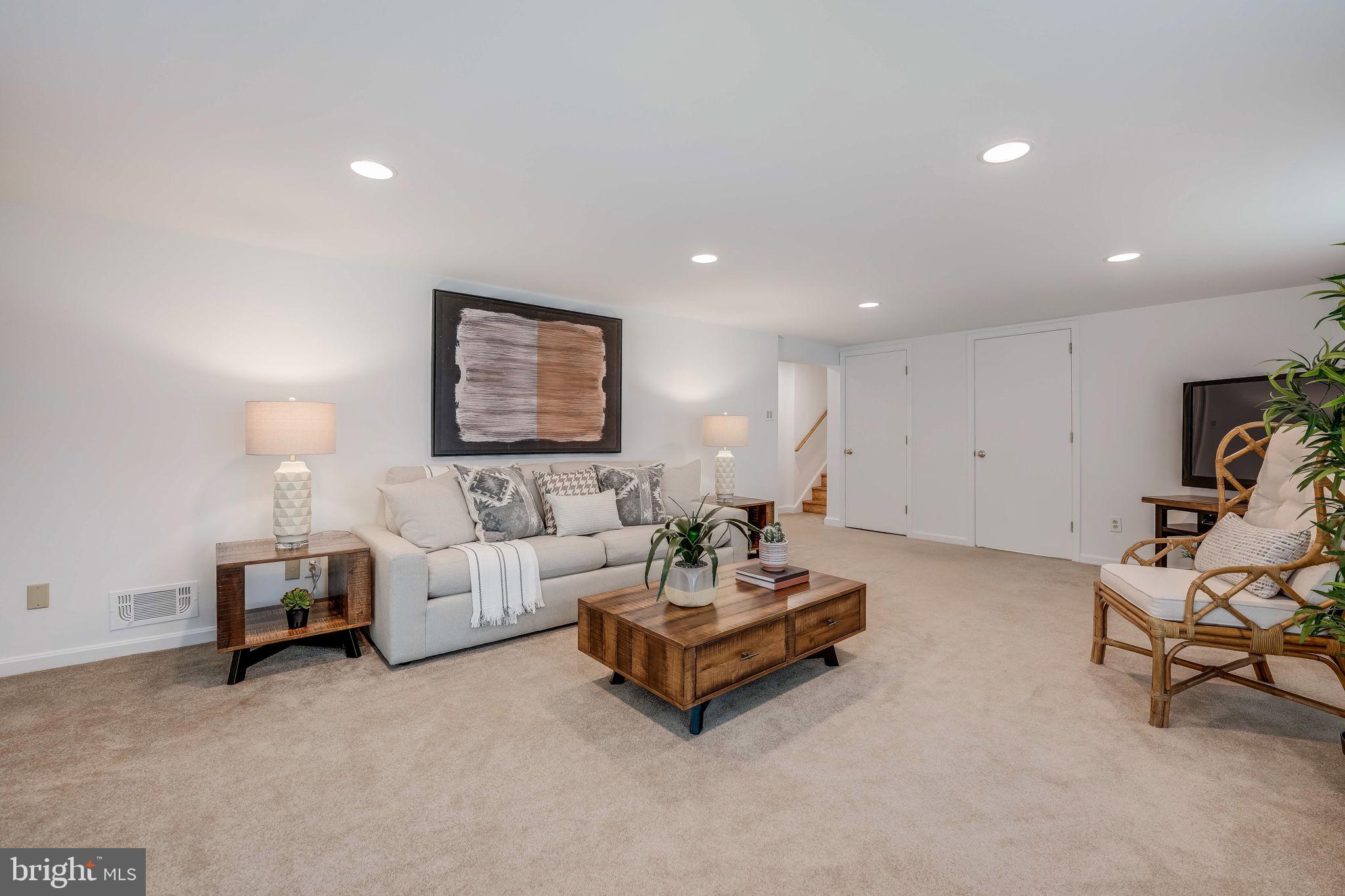 7339 Pinecastle Road Falls Church, VA 22043 - Photo 28 of 44 Sun filled family room