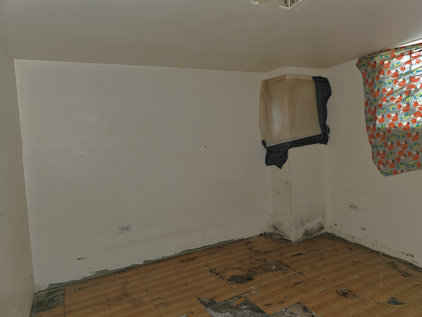 11367 South Aberdeen Street Chicago, IL 60643 - Photo 19 of 20 a view of a room with wooden floor and wall painting