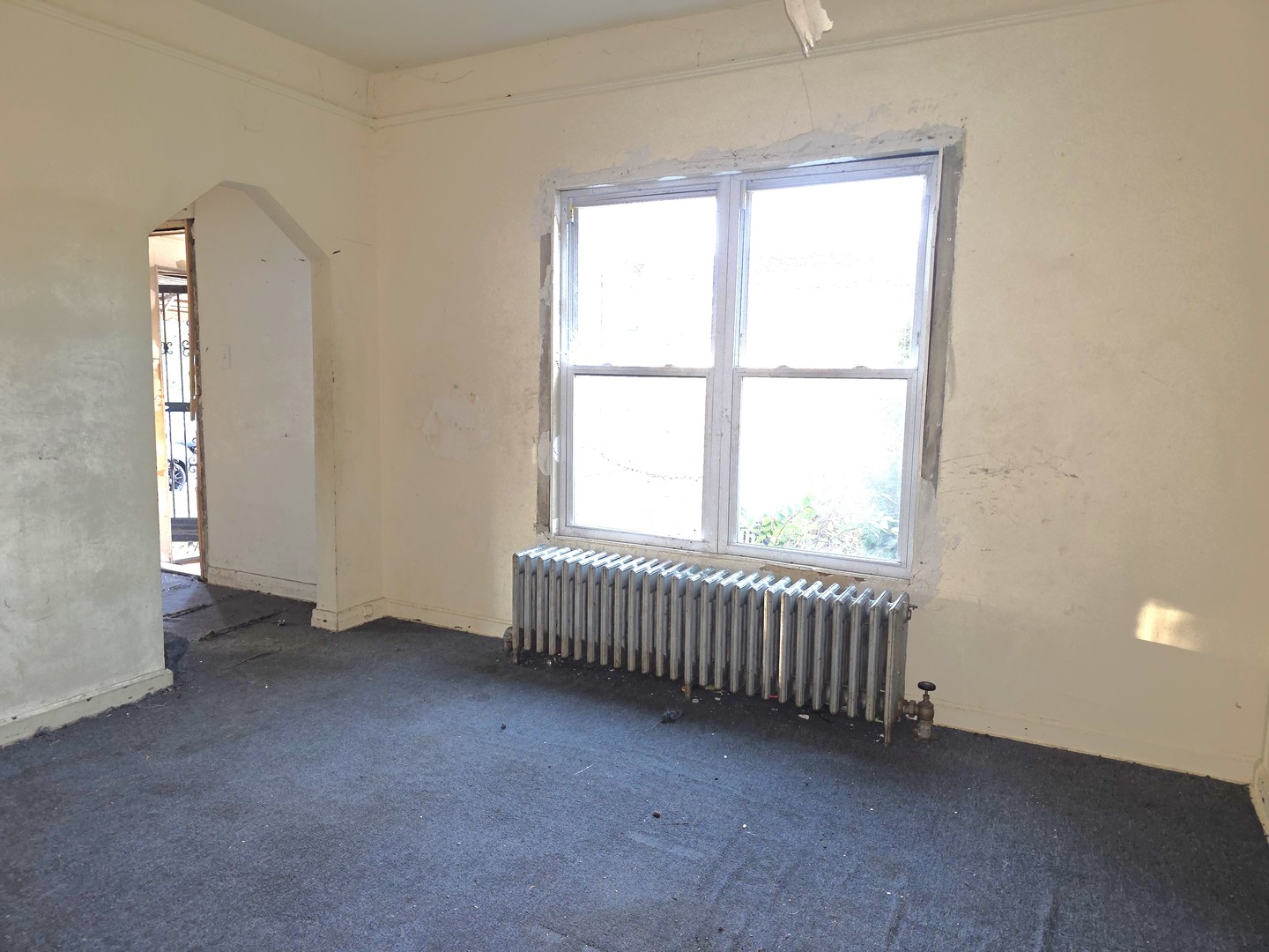 11367 South Aberdeen Street Chicago, IL 60643 - Photo 9 of 20 an empty room with windows