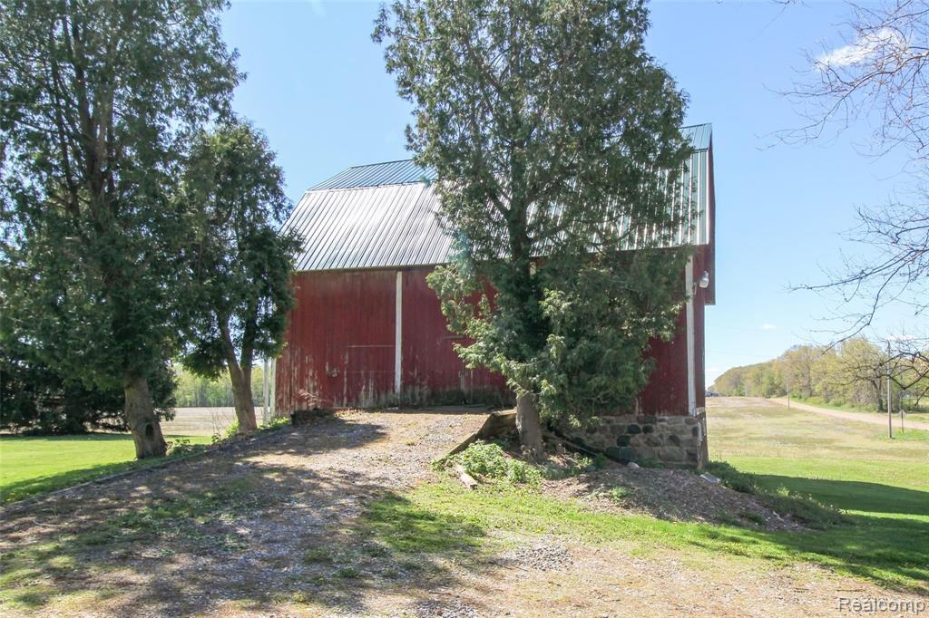 11634 Bohm Road Byron, MI 48418 - Photo 56 of 73