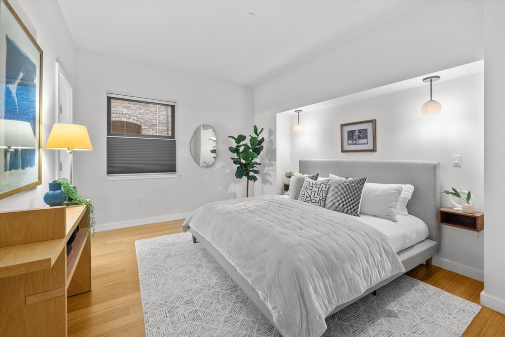 7 Warren Avenue, Unit 6 Boston, MA 02116 - Photo 18 of 33