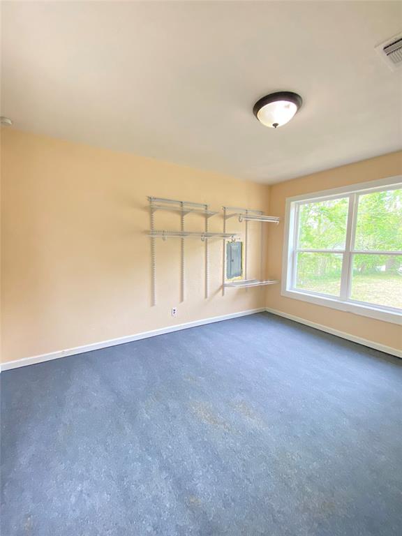 305 4th Street Southwest Paris, TX 75460 - Photo 11 of 15