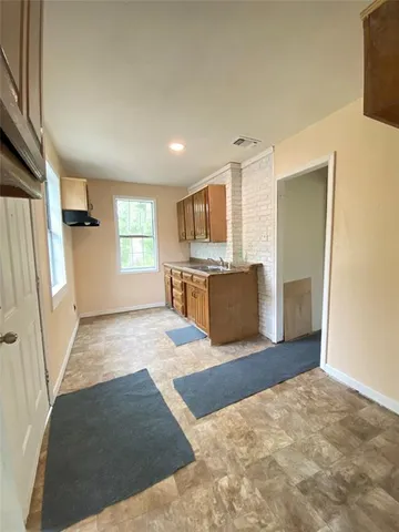 $800 | 305 4th Street Southwest, Paris, TX 75460