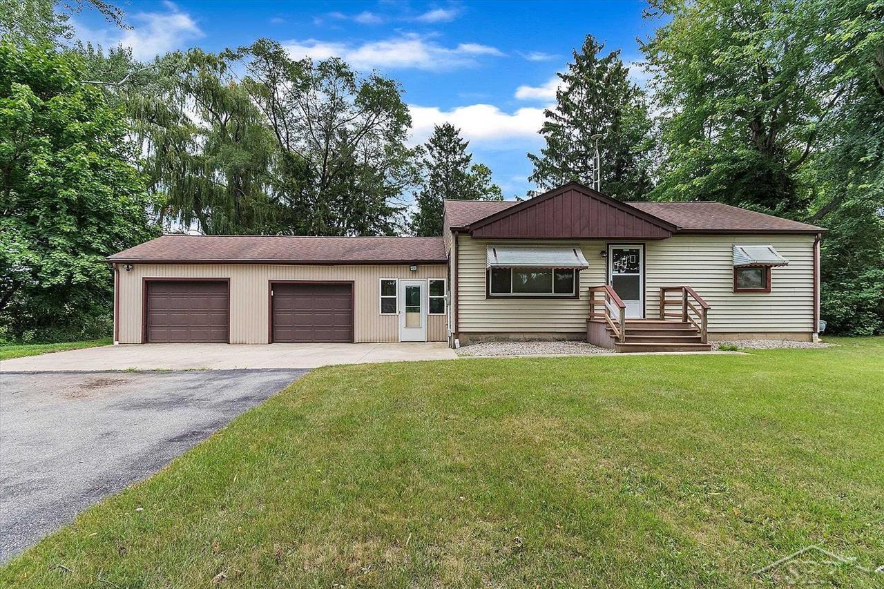 7695 Frankenmuth Road Vassar, MI 48768 - Photo 1 of 33