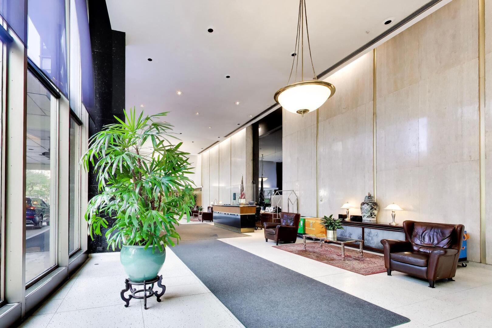 5701 North Sheridan Road, Unit 4U Chicago, IL 60660 - Photo 9 of 34 Gallery Image 9
