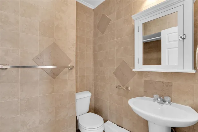 $1,650 | 17 South 4th Avenue, Unit B, St. Charles, IL 60174