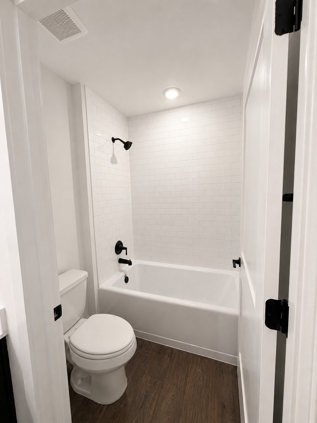 9304 Hard Rock Road Conroe, TX 77303 - Photo 7 of 15 Guest bath