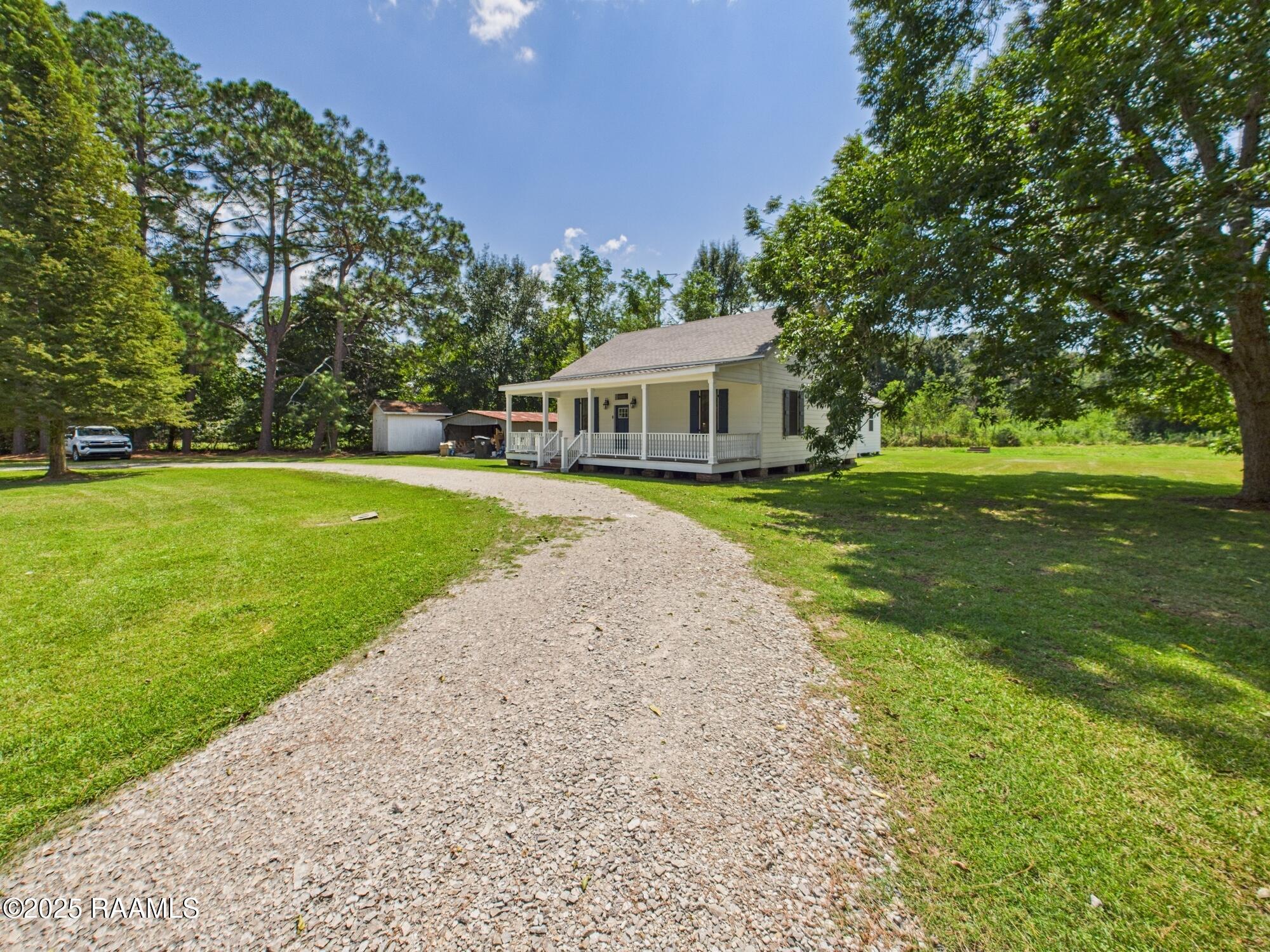 6011 Youngsville Road New Iberia, LA 70560 - Photo 3 of 51 CAM04252G0-PR0122-STILL002