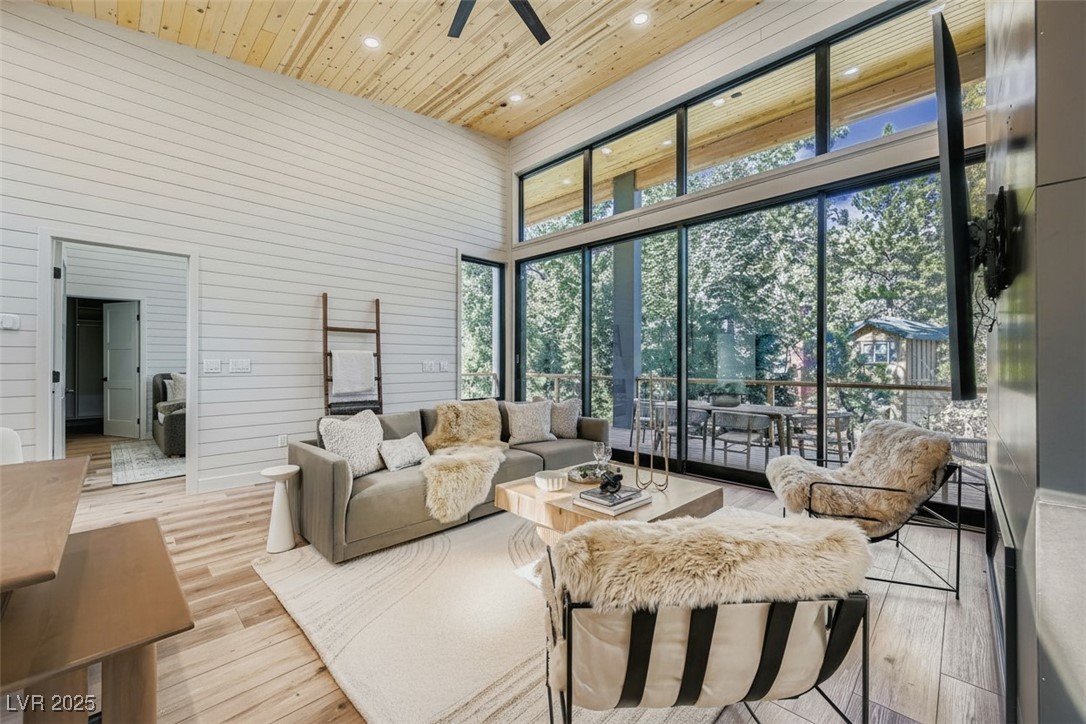 30 foot peak vaulted ceilings take advantage of the breathtaking forest and mountain peak views.