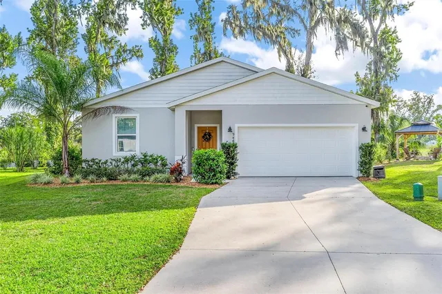 $324,900 | 944 Belle Oak Drive, Leesburg, FL 34748