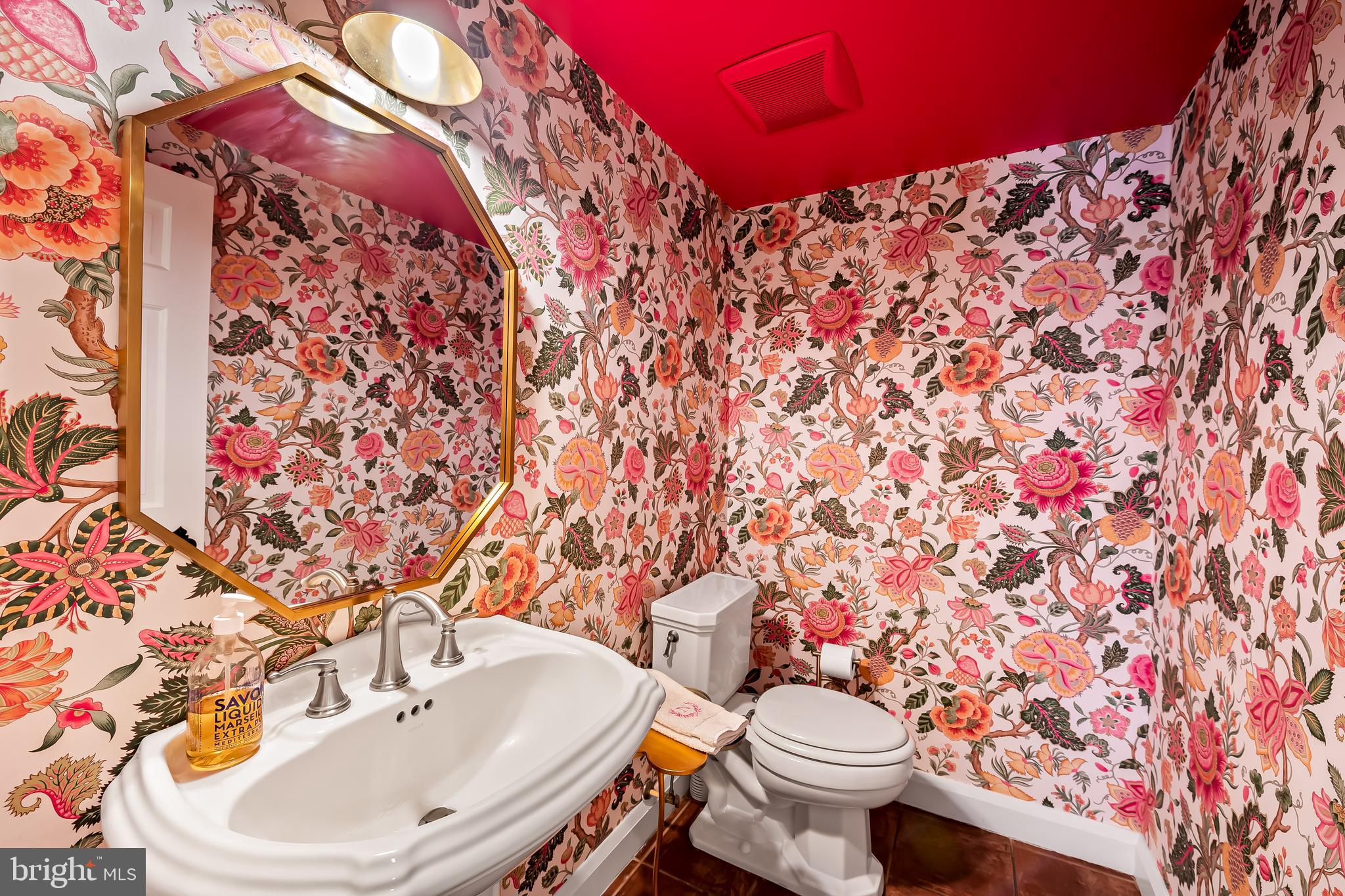 5911 Meadowood Road Baltimore, MD 21212 - Photo 23 of 52 First floor powder room