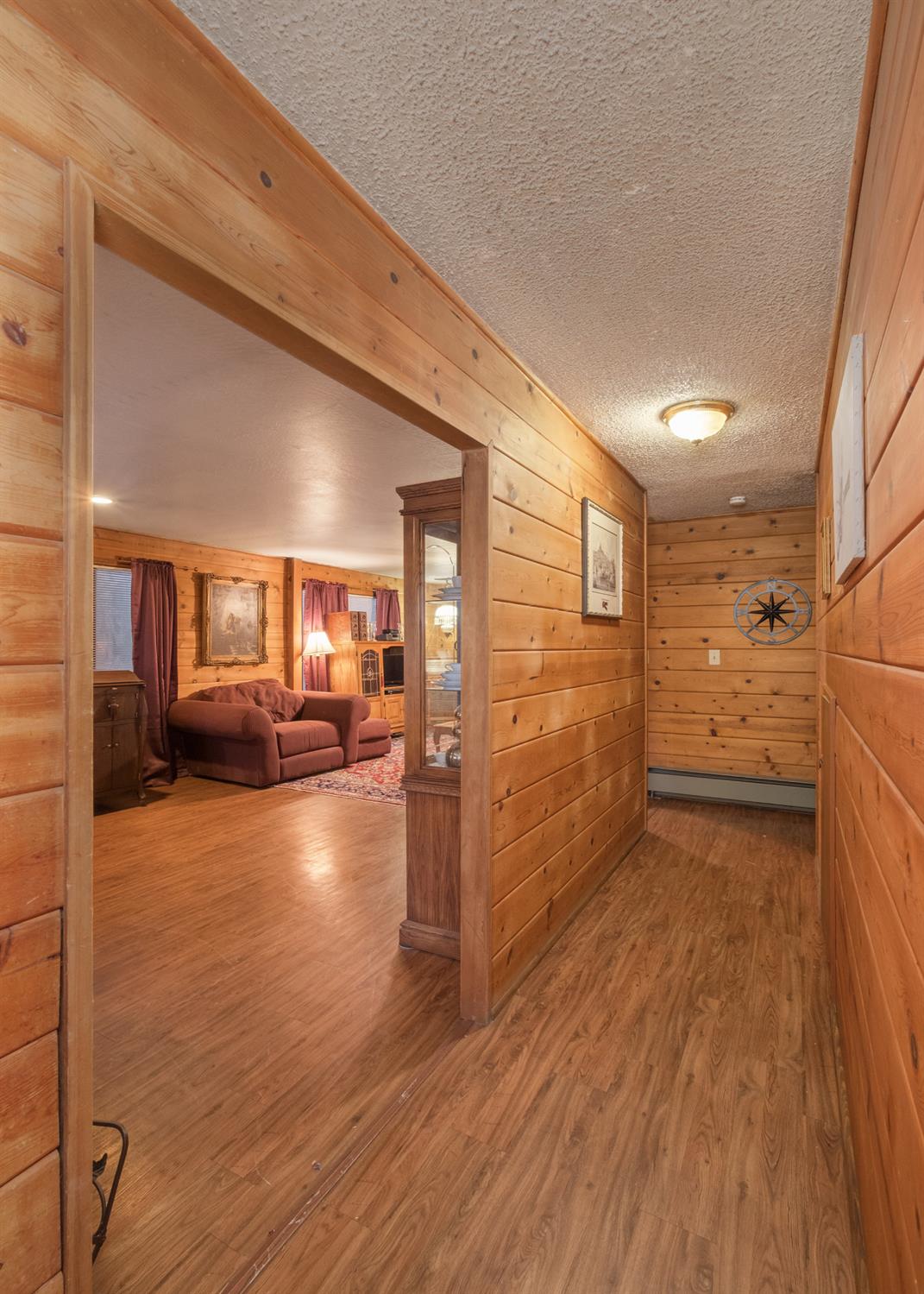 34065 Shaver Springs Road Auberry, CA 93602 - Photo 9 of 13 a view of a bathroom with a tub