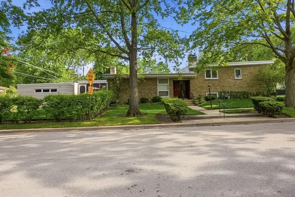 $599,000 | 600 Florence Avenue, Evanston, IL 60202