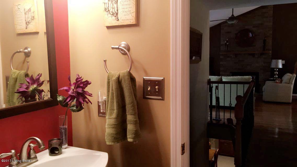 4320 Gaudet Road Louisville, KY 40299 - Photo 21 of 33 Hallway Bathroom