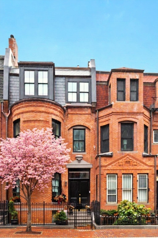 102 St Botolph Street Boston, MA 02116 - Photo 4 of 38