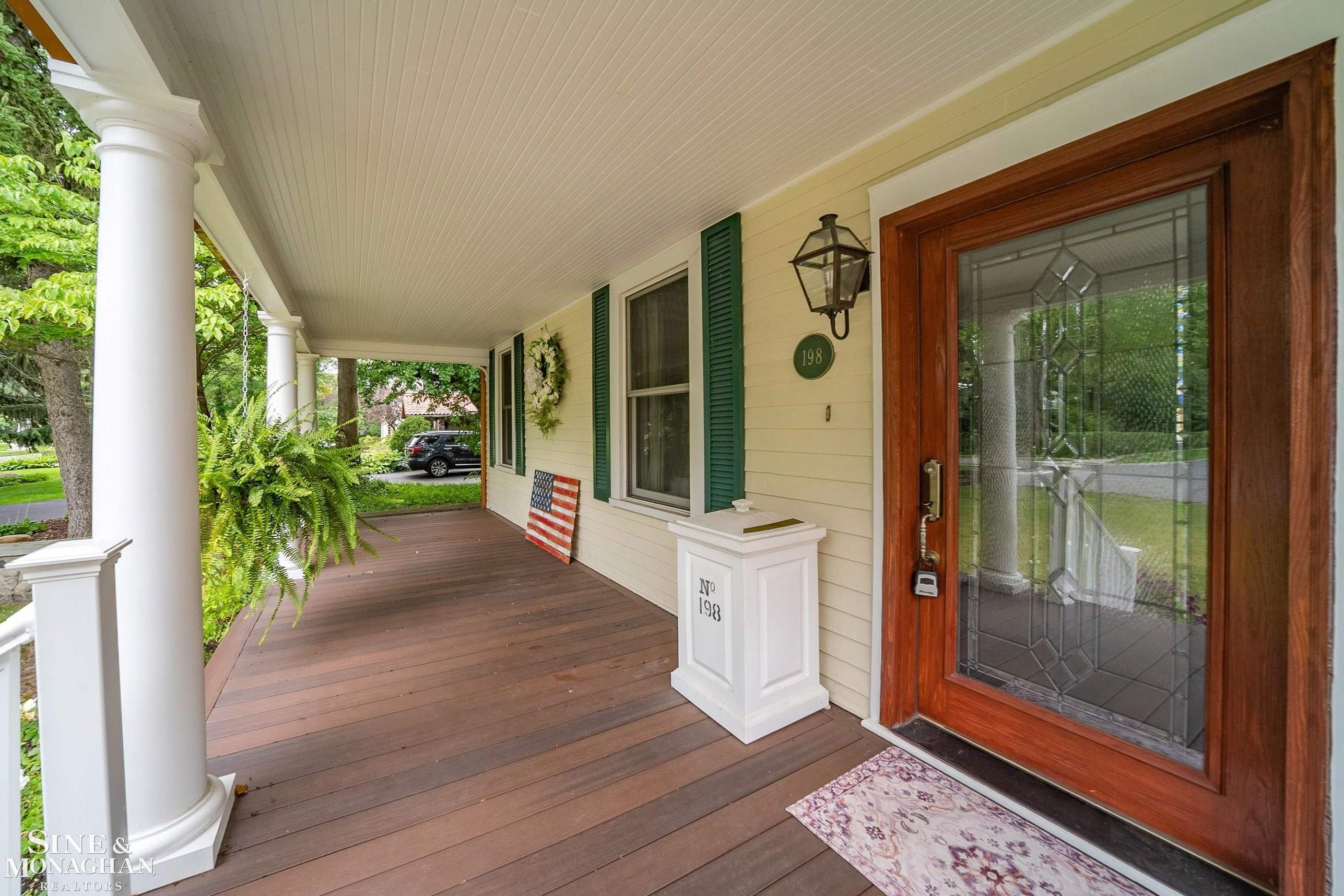 198 Kerby Road Grosse Pointe, MI 48236 - Photo 28 of 40 50134074-B50EDBA7-6B84-49E1-B185-F5A01821DC6B.JPG
