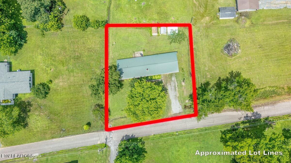 225 Spring Street Spring City, TN 37381 - Photo 11 of 35 225 14