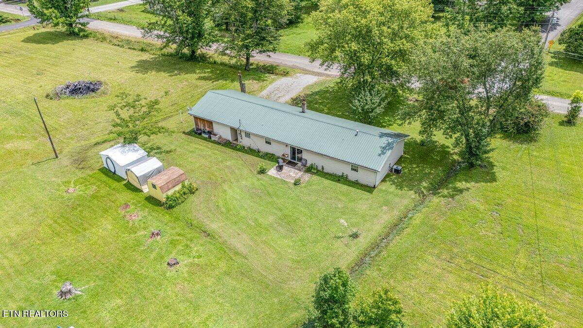 225 Spring Street Spring City, TN 37381 - Photo 13 of 35 225 12