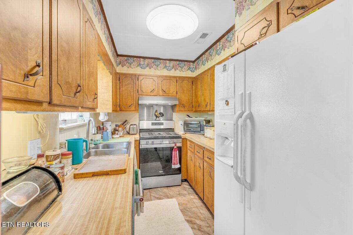 225 Spring Street Spring City, TN 37381 - Photo 28 of 35 225 30