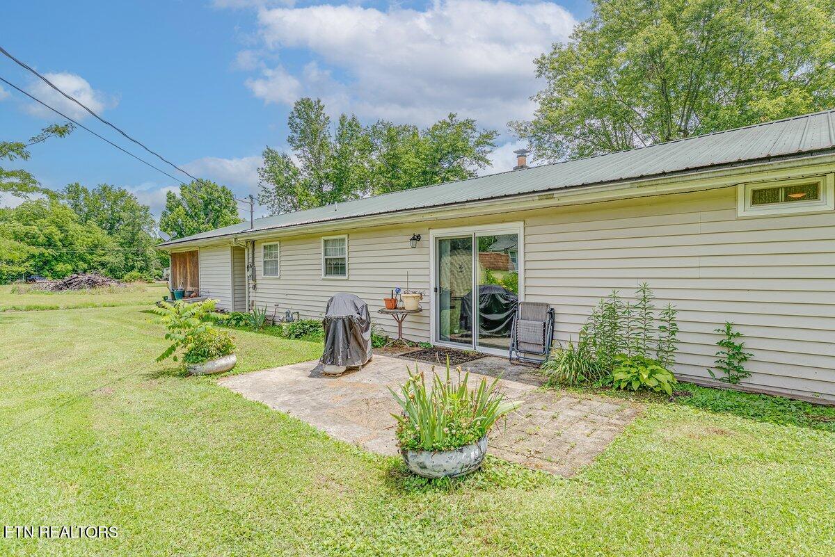 225 Spring Street Spring City, TN 37381 - Photo 6 of 35 225 6