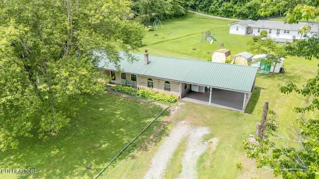 $249,500 | 225 Spring Street, Spring City, TN 37381