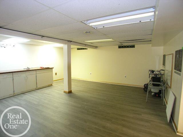 18011 Winsome Road Fraser, MI 48026 - Photo 25 of 38 50097694-24.JPG