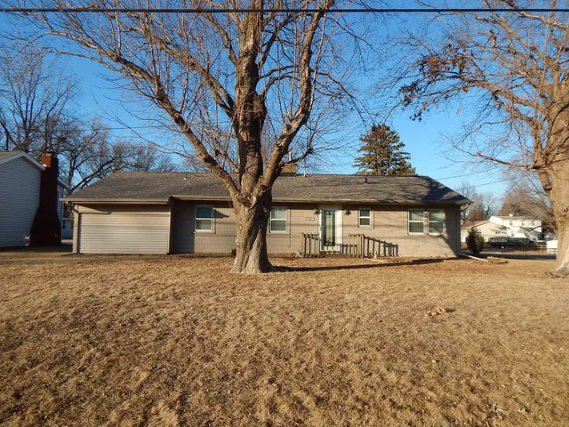 $244,900 | 1305 Wisconsin Street, Le Claire, IA 52753