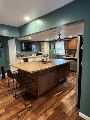 $244,900 | 1305 Wisconsin Street, Le Claire, IA 52753