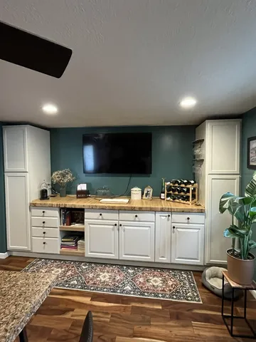 $244,900 | 1305 Wisconsin Street, Le Claire, IA 52753