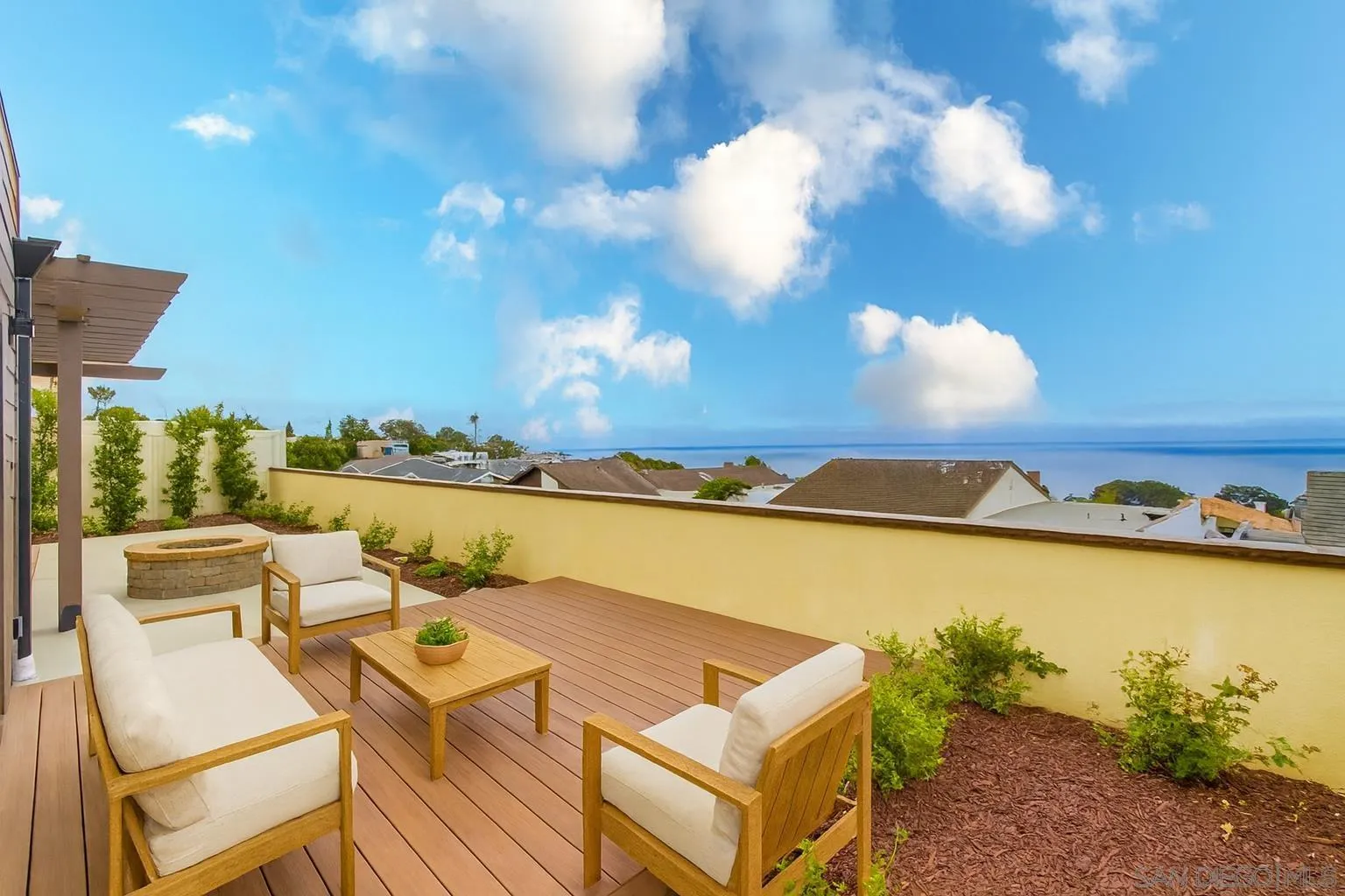 14066 Crest Way Del Mar, CA 92014 - Photo 25 of 32 a view of a terrace with chairs