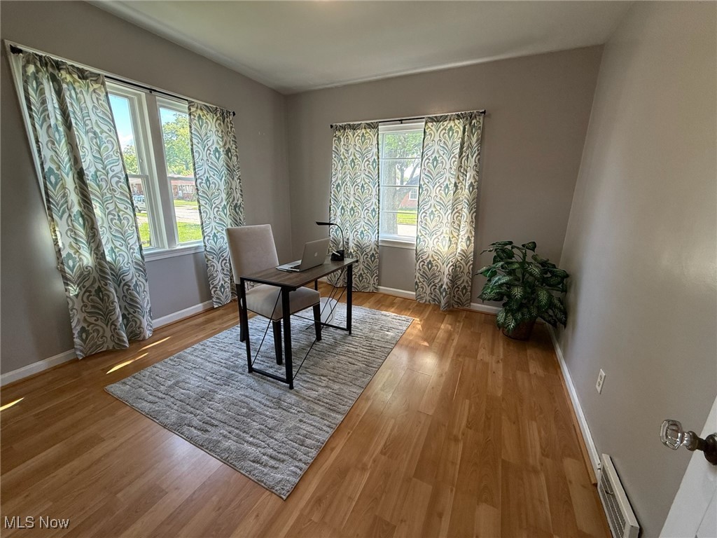 1089 Homestead Road Cleveland, OH 44121 - Photo 11 of 20
