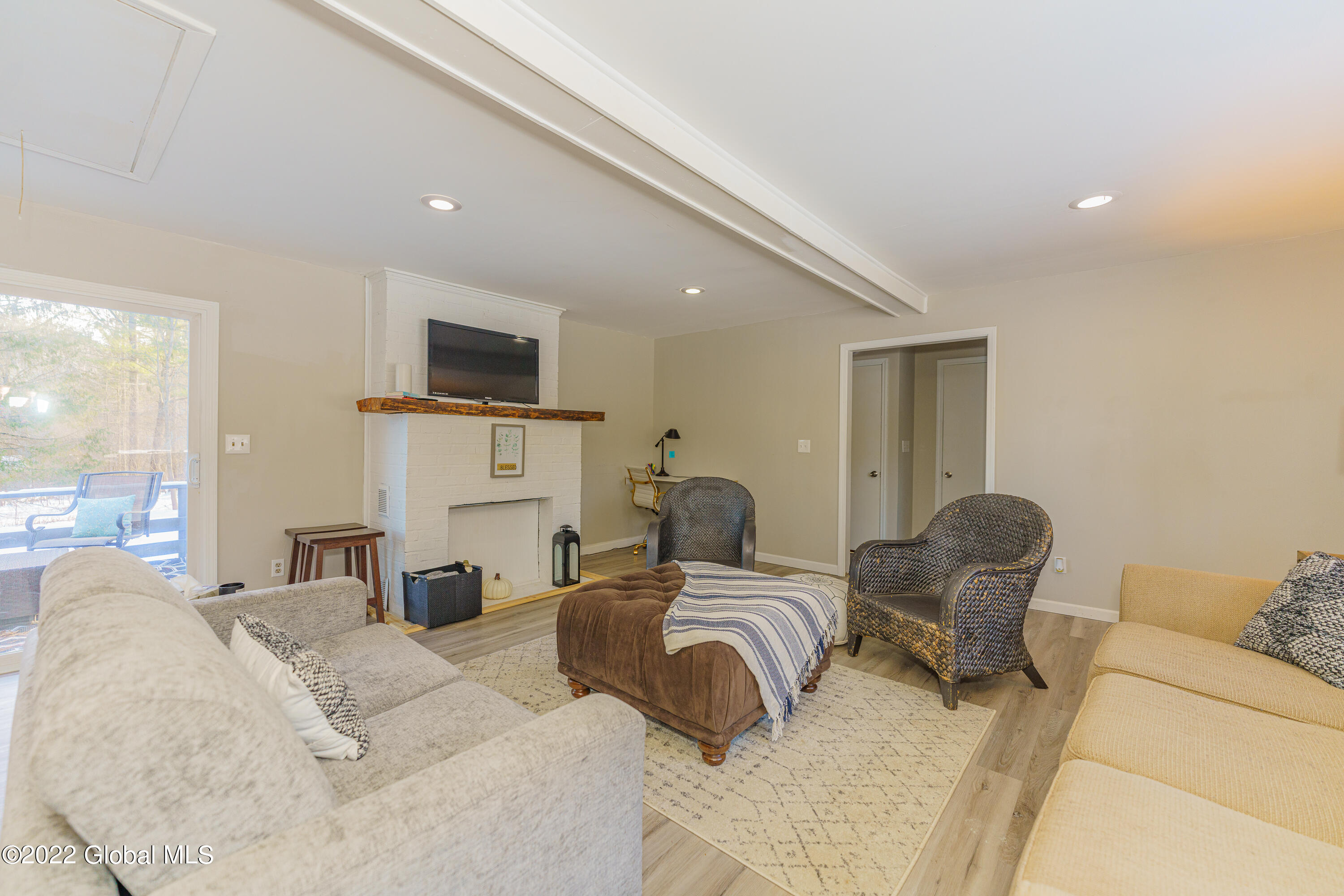 247 Bullock Road New Scotland, NY 12159 - Photo 8 of 30 1 Livingroom 5