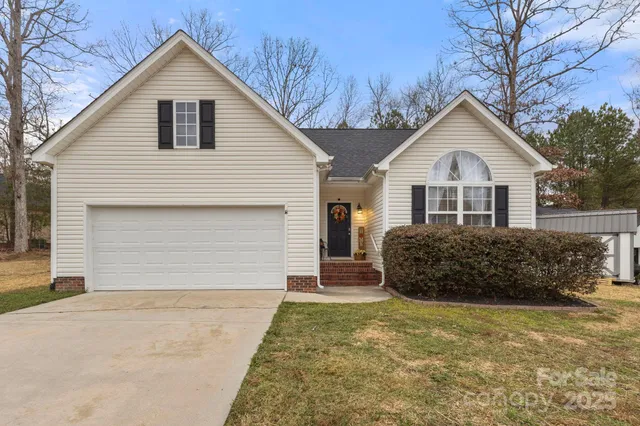 $327,000 | 517 Kittiewake Lane, Clover, SC 29710