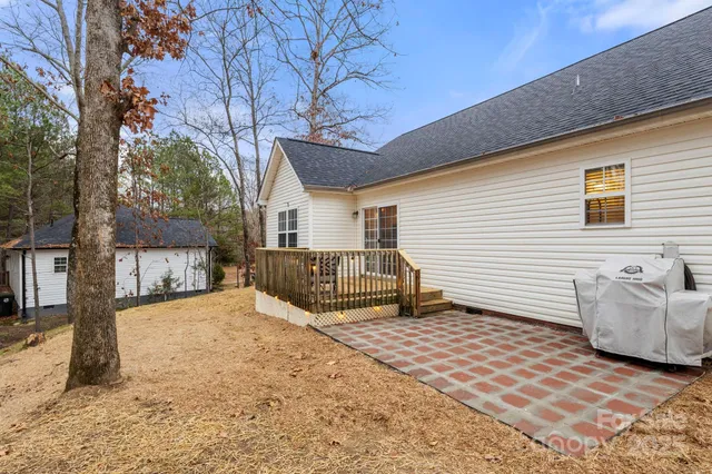 $327,000 | 517 Kittiewake Lane, Clover, SC 29710