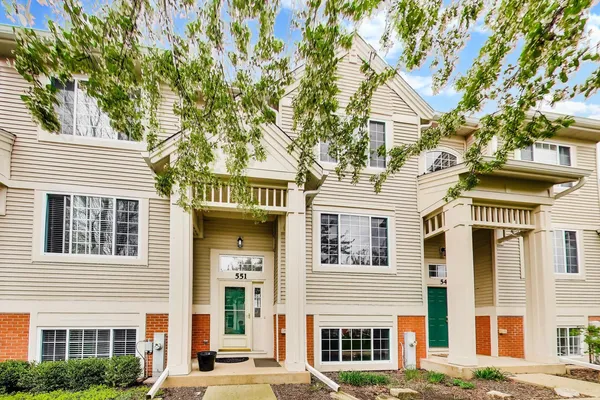 $290,000 | 551 Cary Woods Circle, Cary, IL 60013