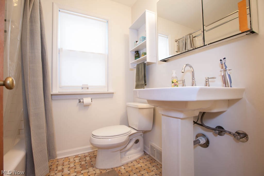 4065 Bushnell Road University Heights, OH 44121 - Photo 14 of 28 Gallery Image 14