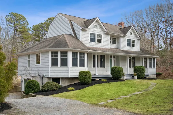 $1,850,000 | 61 Channing Cross, Hampton Bays, NY 11946