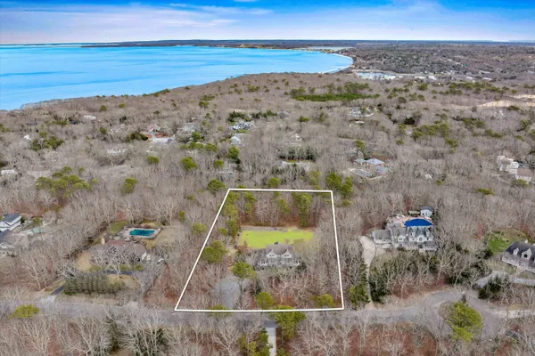 $1,850,000 | 61 Channing Cross, Hampton Bays, NY 11946