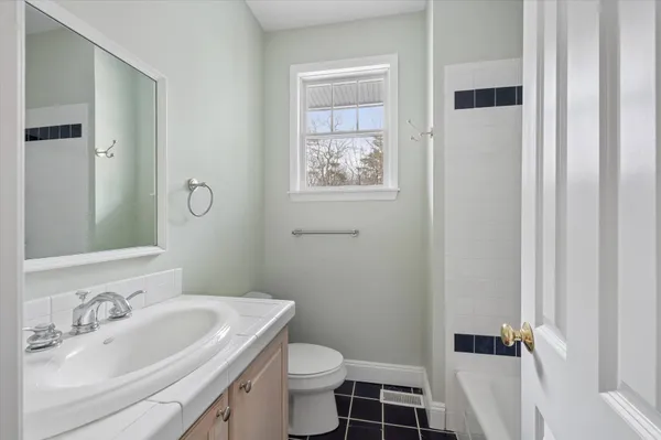 $1,850,000 | 61 Channing Cross, Hampton Bays, NY 11946