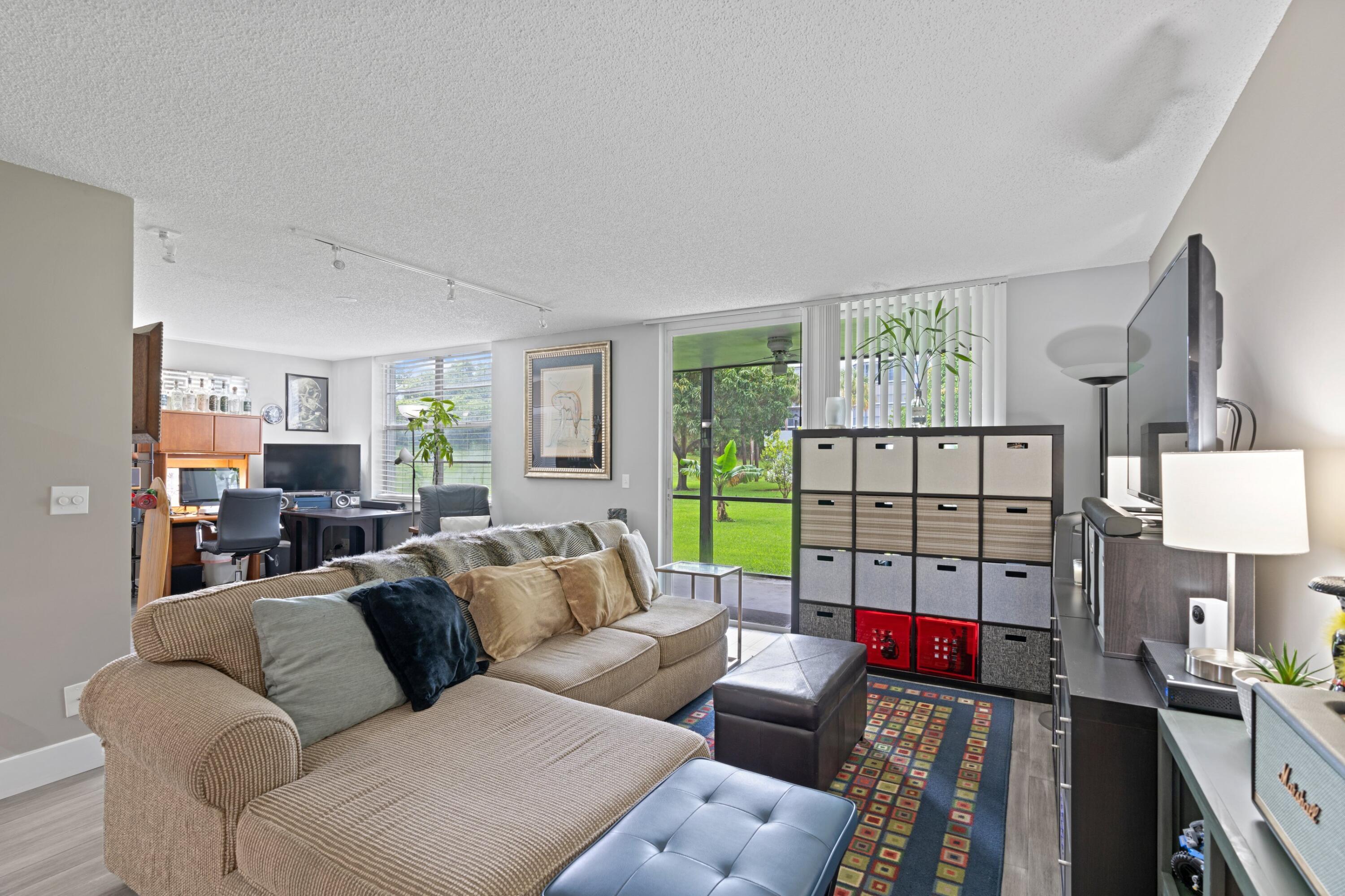198 Northwest 67th Street, Unit 103 Boca Raton, FL 33487 - Photo 4 of 24 Living Room