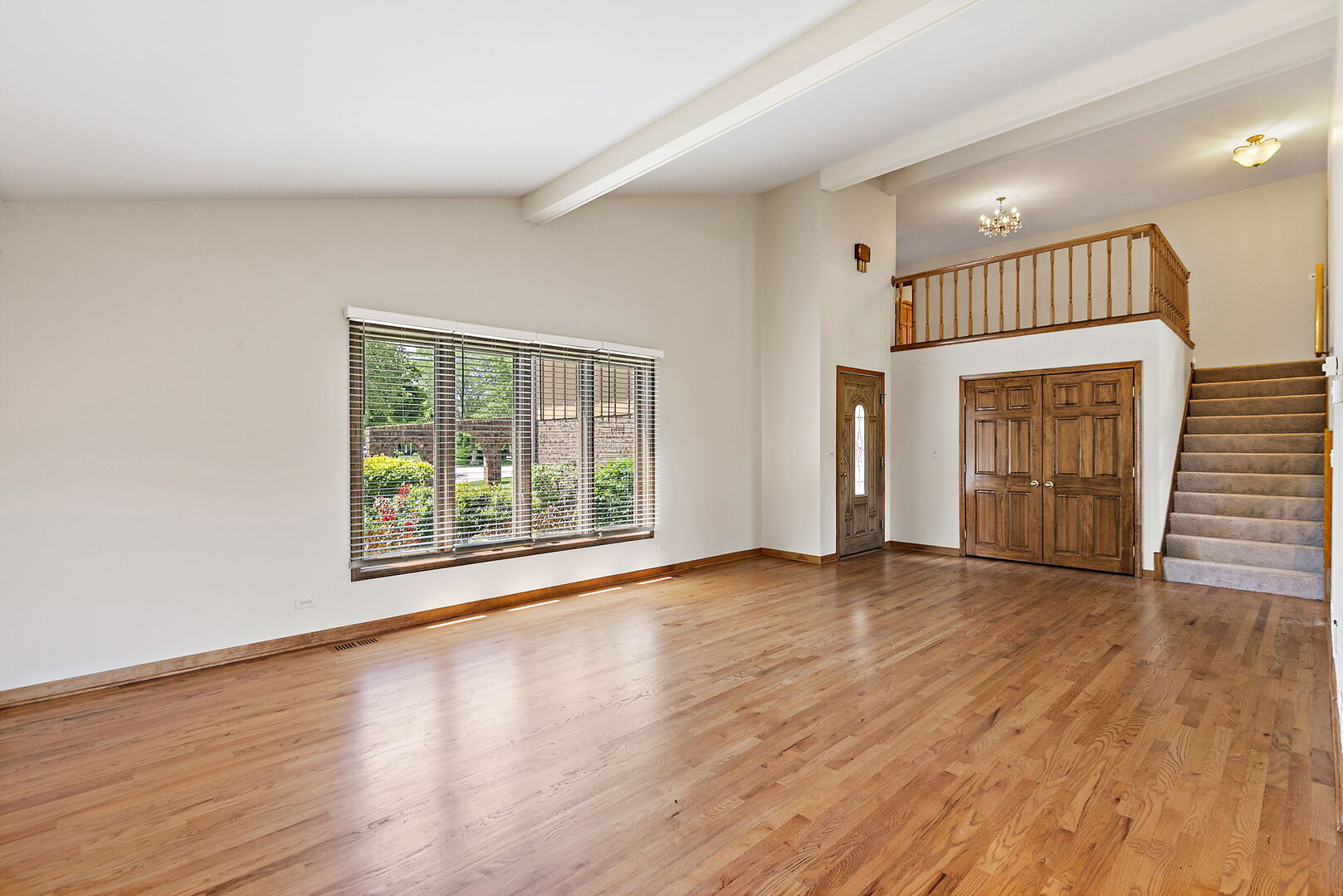 1133 Thatcher Lane Addison, IL 60101 - Photo 4 of 36