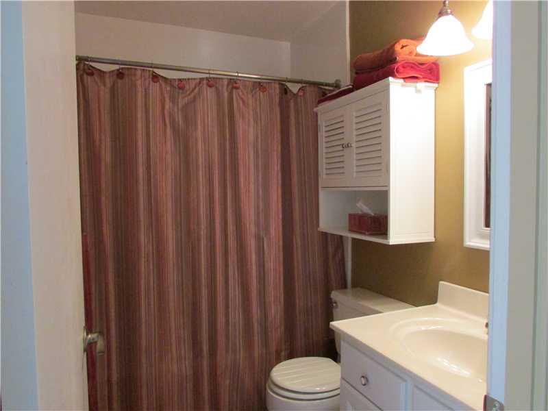 222 Coraopolis Road Coraopolis, PA 15108 - Photo 9 of 14 Full Bath.