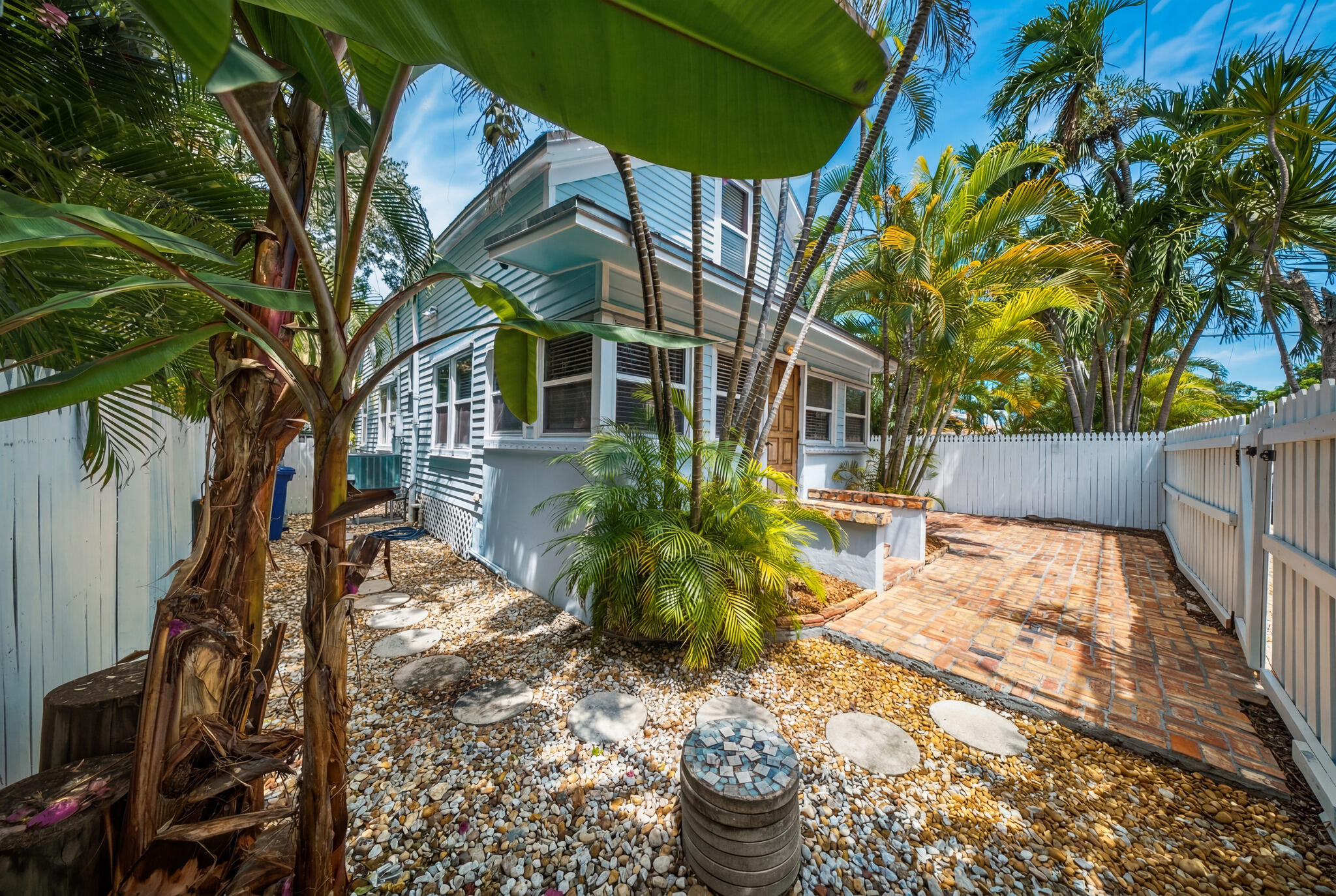 1222 Florida Street Key West, FL 33040 - Photo 3 of 38 20_KELS_-_1222_FLORIDA_ST_002