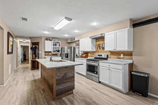 $600,000 | 469 Dugan Chapel Road, Bells, TX 75414