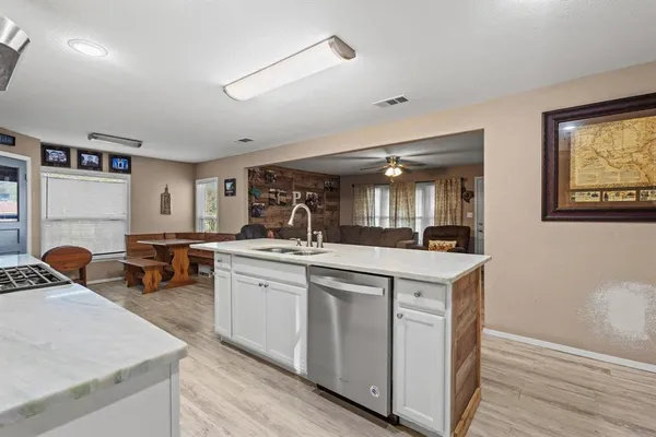 $600,000 | 469 Dugan Chapel Road, Bells, TX 75414