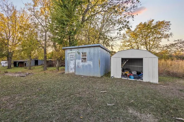 $600,000 | 469 Dugan Chapel Road, Bells, TX 75414