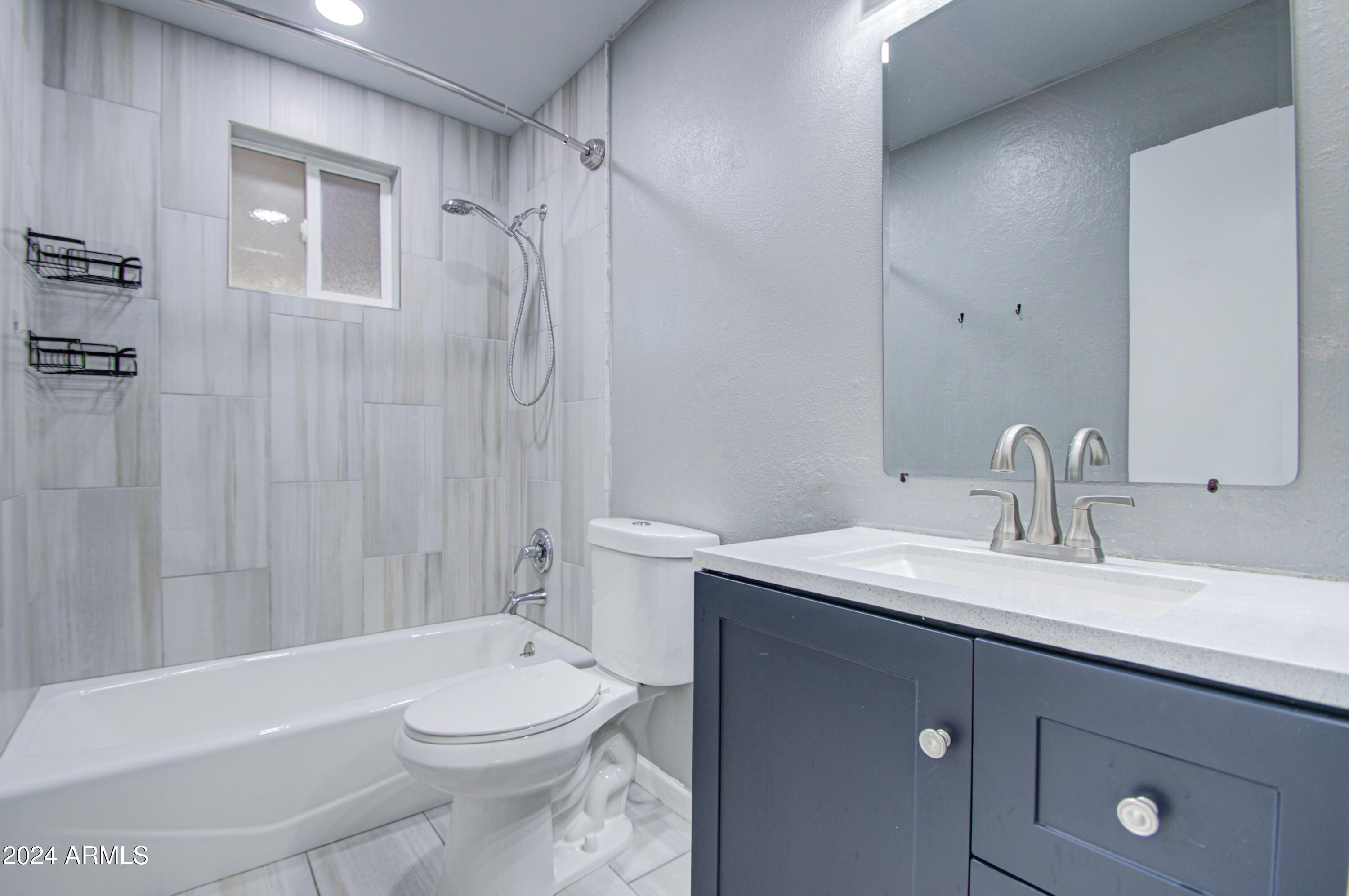 2236 West Wethersfield Road Phoenix, AZ 85029 - Photo 23 of 32 Bathroom-pic 2