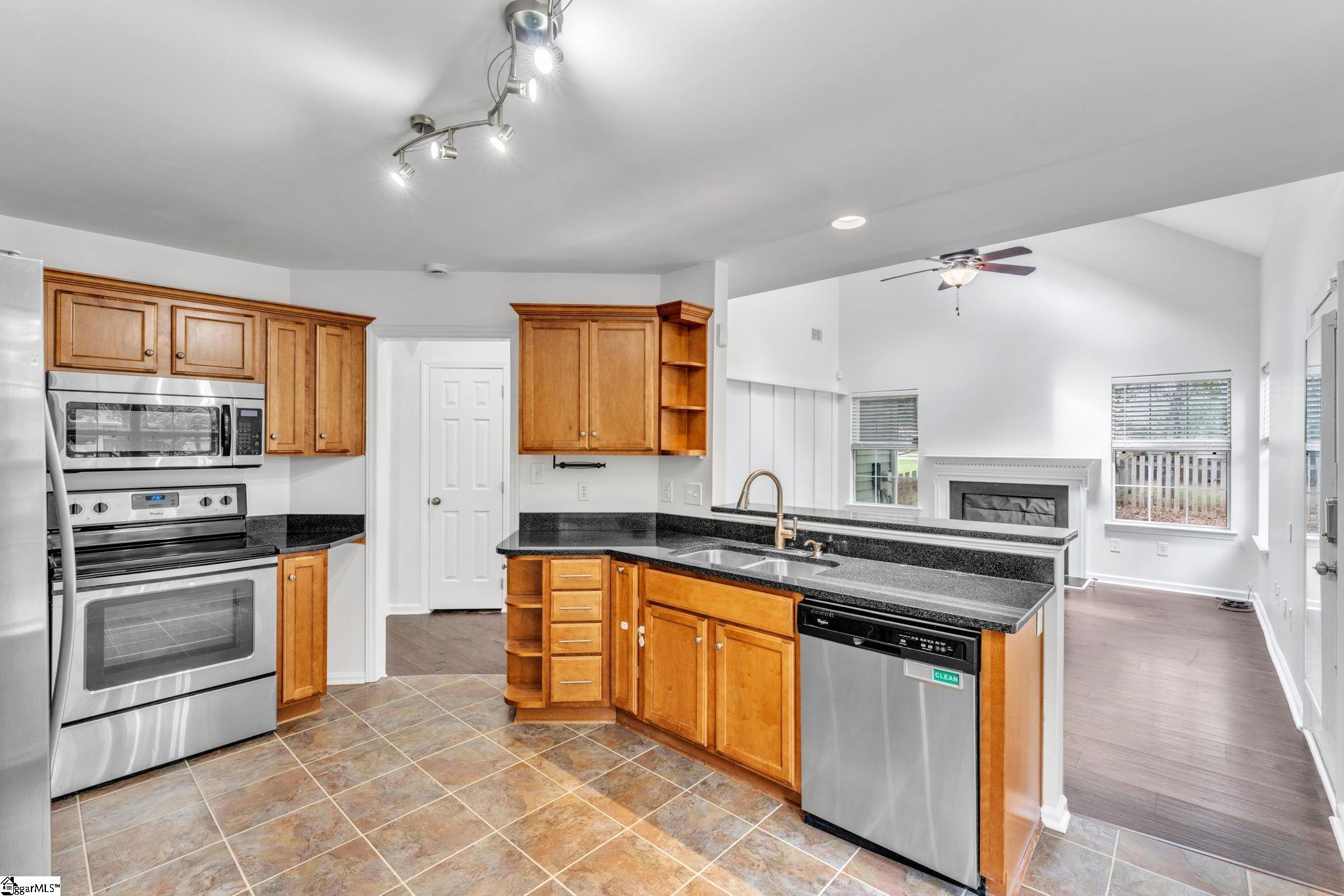 205 Adirondack Way Simpsonville, SC 29681 - Photo 8 of 34
