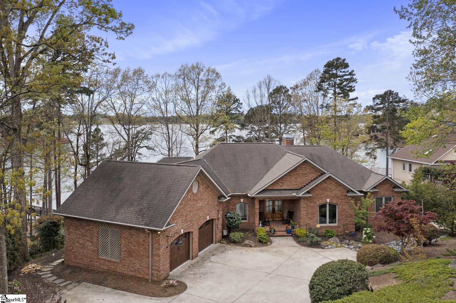803 Clearlake Point Seneca, SC 29672 - Photo 4 of 35 Gallery Image 4